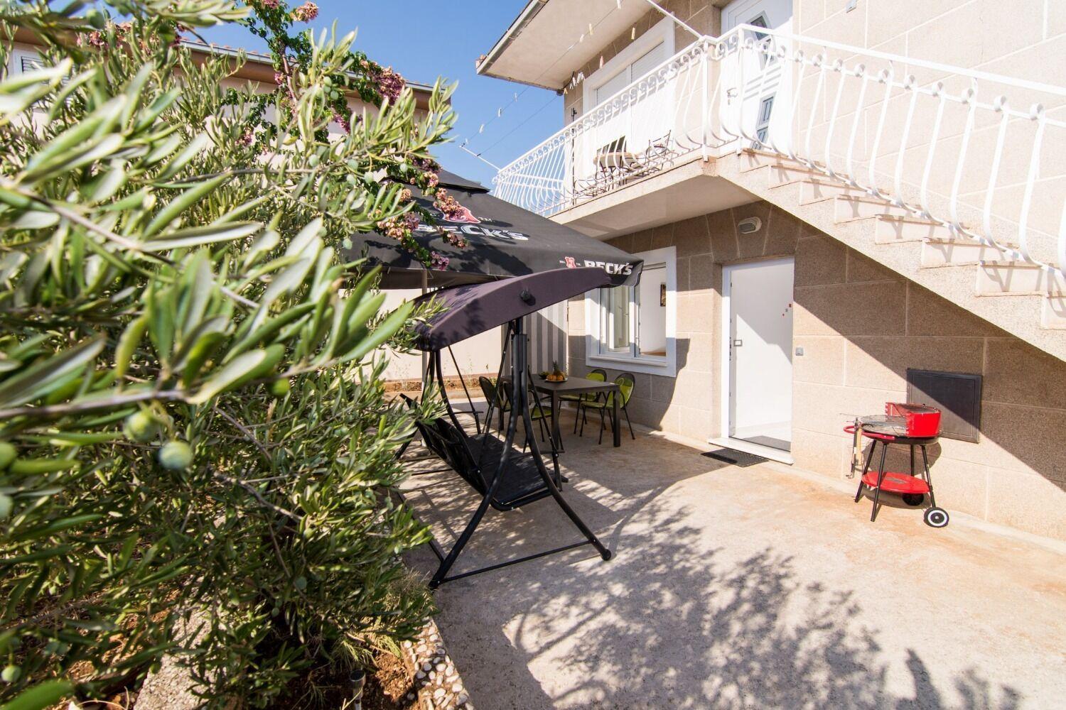 Apartments Ivica - Garden Terrace Slatine Eksteriør bilde
